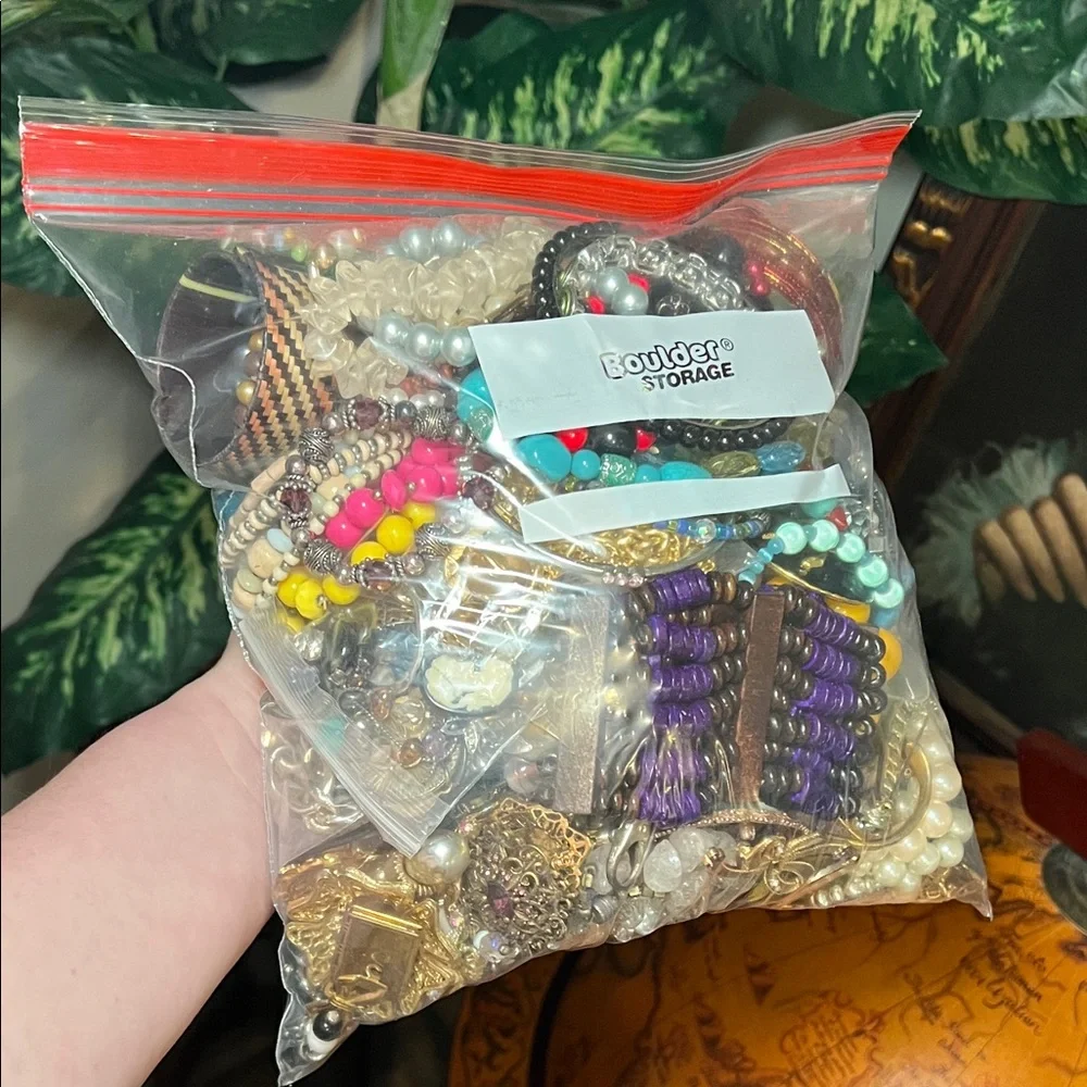 Gallon Bag Lot of Craft Jewelry Some Wearable - Picture 3 of 17